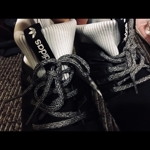 New adidas tubular Shoes - Picture 5 of 6